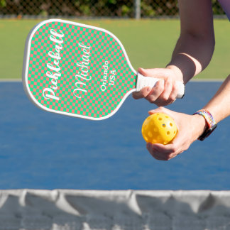 Personalisiertes Rosa und Mintgrün Schachbrett Pickleball Schläger
