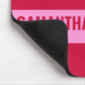 Personalisiertes rosa und rotes Streifen-Muster Mousepad (Ecke)