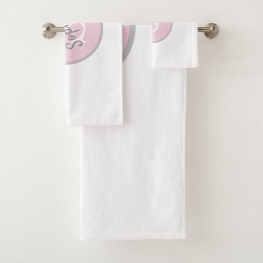 Personalisiertes rosafarbenes Monogramm-Badehandtu Badhandtuch Set (Insitu)