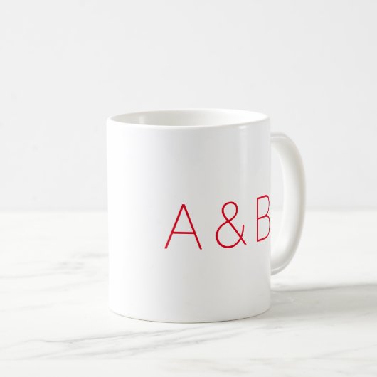 Personalisiertes rotes Pärchen-Monogramm Kaffeetasse (VorderseiteRechts)