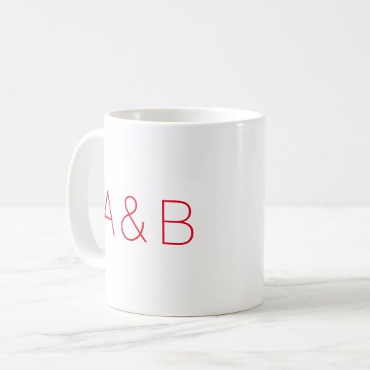 Personalisiertes rotes Pärchen-Monogramm Kaffeetasse (Vorderseite Links)