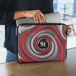 Personalisiertes Rotes Schwarzes Gradient Spiral F Laptopschutzhülle<br><div class="desc">Dieser Laptop-Ärmel zeichnet sich durch eine wunderschöne spiralförmige Fraktal-Kunst in rot,  schwarz,  grau und weiß aus. Personalisieren Sie es mit extravaganten dekorativen Monogramm in weißem (hellgrauem) Schriftart.</div>