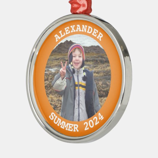 Personalisiertes Round Family Foto Bright Orange Ornament Aus Metall (Links)