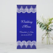 Personalisiertes Royal Cobalt Lace Wedding Menu Menükarte (Stehend Vorderseite)