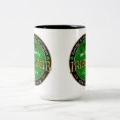Personalisiertes, rundes irisches Pub-Logo Zweifarbige Tasse (Mittel)