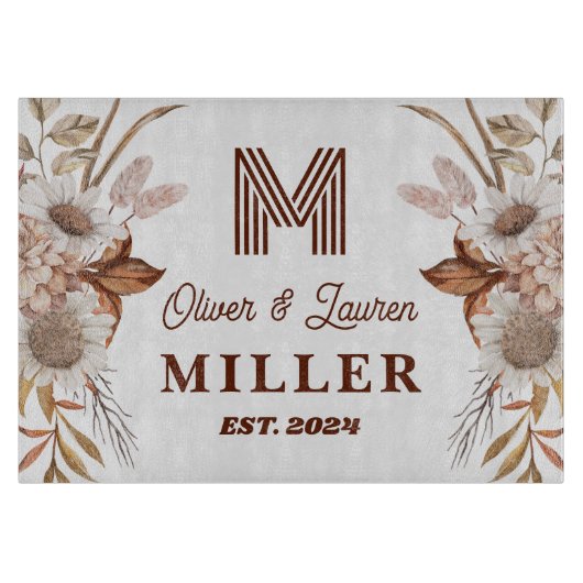 Personalisiertes rustikales Boho Floral Monogram Schneidebrett (Vorderseite)
