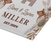 Personalisiertes rustikales Boho Floral Monogram Schneidebrett (Ecke)
