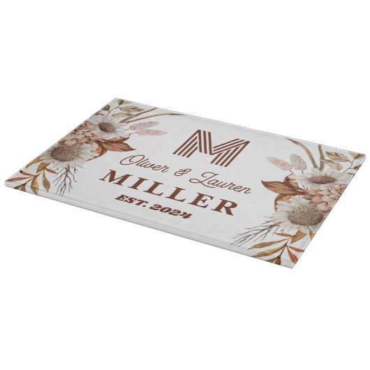 Personalisiertes rustikales Boho Floral Monogram Schneidebrett (Ecke)