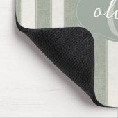 Personalisiertes Rustikales Salbeigrün Gestreift Mousepad (Ecke)