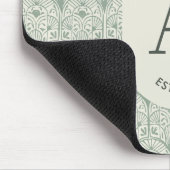 Personalisiertes Salbeigrün Monogramm Elegante Fam Mousepad (Ecke)