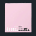 Personalisiertes Schachstück Pink Notizblock<br><div class="desc">Klassisches Schwarz-Weiß-Notizblock für Schachfreunde mit geometrischen Schachfiguren. Modernes Schachdesign</div>