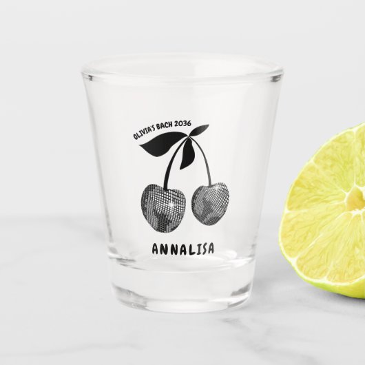 Personalisiertes Schwarz Kirsche Bachelorette Shot Schnapsglas (Vorderseite)