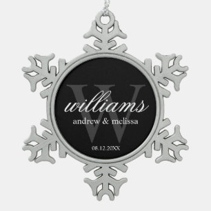 Personalisiertes Schwarz-Weiß-Monogramm Schneeflocken Zinn-Ornament