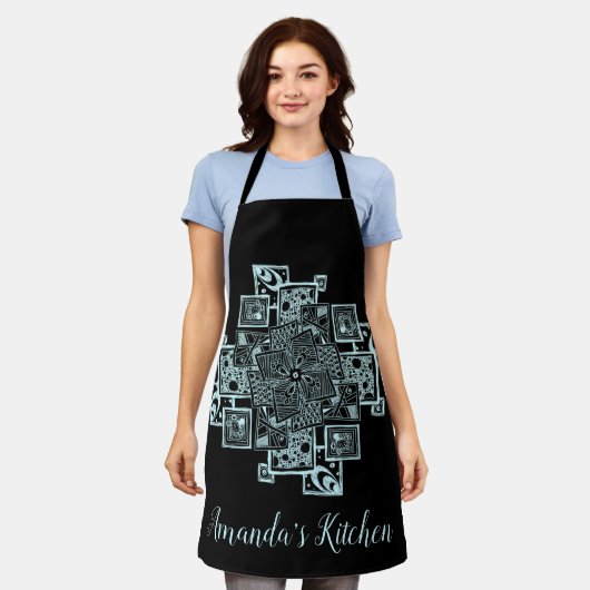 Personalisiertes Schwarz-Weiß-Strickwinkel Schürze (Getragen)