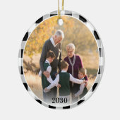 Personalisiertes Schwarz-weißes Kariertes Foto Keramik Ornament (Links)