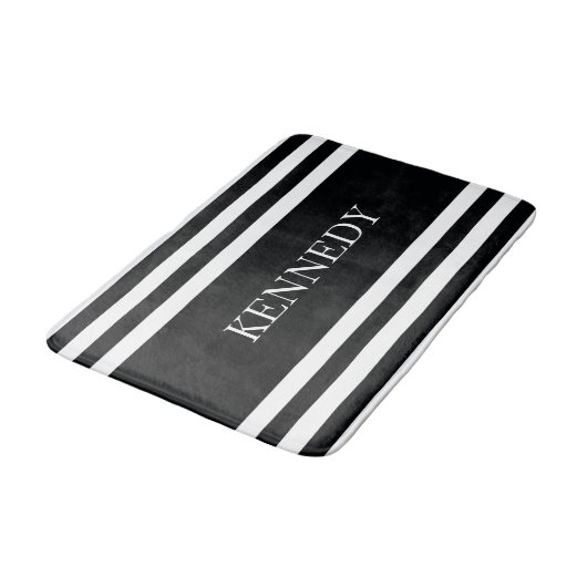 Personalisiertes Schwarz-weißes Seestreifen-Muster Badematte (Schrägansicht)