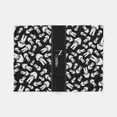 Personalisiertes schwarzes Karatenamensmuster Fleecedecke (Vorderseite (Horizontal))