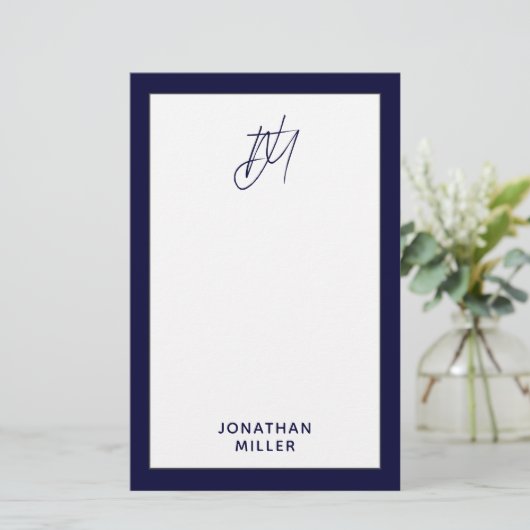 Personalisiertes Script Monogram Navy Blue Briefpapier (Stehend Vorderseite)