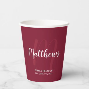 Personalisiertes Script Monogram und Name Burgundy Pappbecher