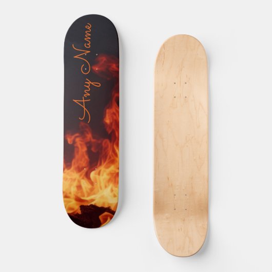 Personalisiertes Skateboard mit Flammen-Design (Vorderseite)