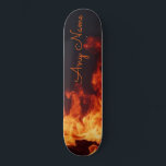 Personalisiertes Skateboard mit Flammen-Design<br><div class="desc">Mit diesem personalisierten Skateboard,  das ein extrem cooles Flammendesign bietet,  verleihen Sie dem Boarder in Ihrem Leben ein besonderes Geschenk. Das Design lasse Ihnen,  jeden gewollt Namen einzugeben.</div>