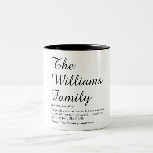 Personalisiertes Skript - Definition des Familienn Zweifarbige Tasse (Mittel)