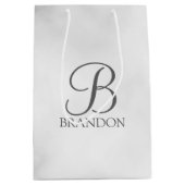 Personalisiertes Skriptmonogramm und Name aus weiß Mittlere Geschenktüte (Vorderseite)