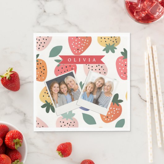 Personalisiertes Sommerfarbenfrohes Erdbeermuster Serviette (Beispiel)