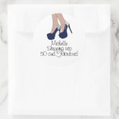 Personalisiertes "Stepping in 50 and Fabulous" Par Runder Aufkleber (Tasche)