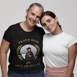 Personalisiertes Stolz auf Mama von einem Absolven T-Shirt