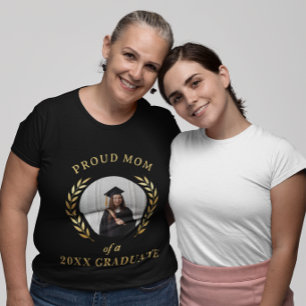 Personalisiertes Stolz auf Mama von einem Absolven T-Shirt