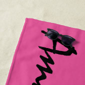 personalisiertes Strandtuch in heißrosa (Beispiel)