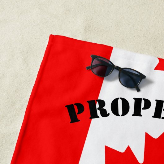 Personalisiertes Strandtuch unter kanadischer Flag (Beispiel)