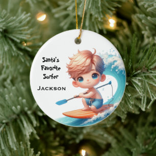 Personalisiertes süßes kleines Kind Surfen Keramik Ornament