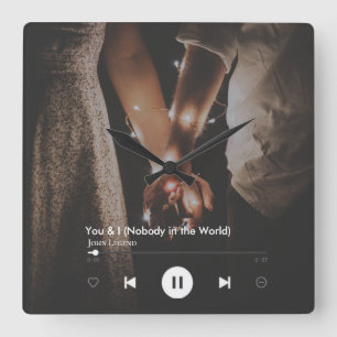 Personalisiertes Valentinstag Song Couple Foto Quadratische Wanduhr