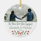 Personalisiertes Verlobtes Erstes Weihnachtsfest F Keramik Ornament (Vorne)