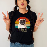 Personalisiertes Vintages Foto für Retro-Heimtiere Tri-Blend Shirt<br><div class="desc">Feiern Sie mit dem Personalisierten Vintagen Hund Custom Retro Pet Foto Tri-Blend Shirt Ihren furchtbesten Freund! Mit einem nostalgischen Retro-Sonnenuntergang-Design gepaart mit einem individuellen Foto Ihres Hundes, lasse dieses Shirt Ihnen, Ihr Haustier auf eine unterhaltsame und stilvolle Weise zu präsentieren. Laden Sie einfach das Foto Ihres Haustieres hoch und personalisieren...</div>