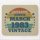 Personalisiertes Vintages Geburtstagsgeschenk Mousepad<br><div class="desc">Mit diesem Vintagen Sonnenuntergang-Grafikdesign mit phantastischen Typografie-Schriftart-Schriftzeichen können Sie Ihrer Garderobe-Kollektion etwas Originalität hinzufügen. Das ist eine tolle Geschenkidee für Männer, Frauen, Ehemänner, Ehefrau und einen Freund, der dieses einzigartige Kunstwerk Liebe geben wird. Das phantastischste und lustigste Urlaubsgeschenk für Ihr Party zum Geburtstag. Wenn Ihnen dieses Kunstwerk gefällt, können Sie...</div>