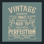 Personalisiertes Vintages Whiskey-Party Poster<br><div class="desc">Mit diesem Vintagen klassischen Geburtstagsbild mit phantastischer Typografie-Schriftart-Schrift können Sie Ihrer Schrankkollektion etwas Originalität hinzufügen. Es ist eine großartige Geschenkidee für Männer, Frauen, Ehemänner, Ehefrauen, Freundinnen und Freunde, die dieses einmalige Kunstwerk Liebe geben werden. Es ist das phantastischste und lustigste Urlaubsgeschenk für Ihr Party zum Geburtstag. Sie können andere ähnliche...</div>