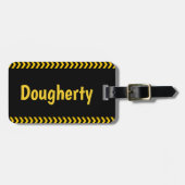 Personalisiertes Vorsichtsband auf Schwarz mit Nam Gepäckanhänger (Vorderseite horizontal)