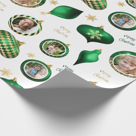 Personalisiertes Weihnachts-Grün-Foto Geschenkpapier (Ecke)