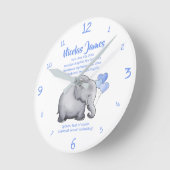 Personalisiertes Weihnachtsdatum Baby Blue Elephan Runde Wanduhr (Winkel)