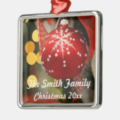 Personalisiertes Weihnachtsgeschenk in Rot und Gol Ornament Aus Metall (Links)