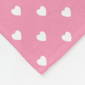 Personalisiertes weißes Herz auf rosa Fleecedecke (Ecke)