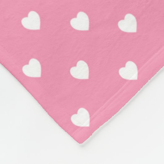 Personalisiertes weißes Herz auf rosa Fleecedecke (Ecke)