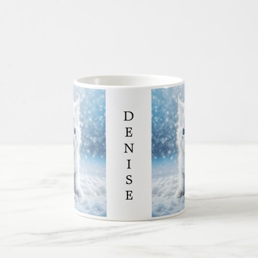 Personalisiertes weißes Kitten im Schnee Kaffeetasse (Mittel)