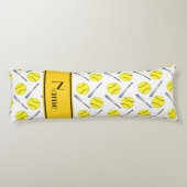 Personalisiertes weißes Softballnamensmuster Seitenschläferkissen (Rückseite)