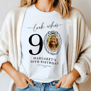 Personalisiertes "Wer ist 90" Foto-Geburtstags-T-S Tri-Blend Shirt