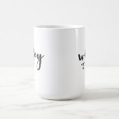 Personalisiertes Wifey-Skript seit Jahren modern Verwandlungstasse (Zentrum)