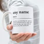 personalisiertes Wörterbuch für individuelle Name Kaffeetasse<br><div class="desc">Tasse für die personalisierte Namensdefinition mit benutzerdefiniertem Text. Minimalistische Schwarz-Weiß-Kaffee-Tasse mit personalisierter Namensdefinition Ihres besten Freundes,  Kollegen,  Ehemanns oder Ehefrau,  Tante oder Onkel oder einer besonderen Person in Ihrem Leben. Diese individuelle Name-Tasse ist ein modernes,  einzigartiges Geschenk für Sie oder Ihn.</div>